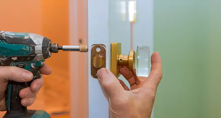 Broken Door Knob Fix in Brownsville, FL