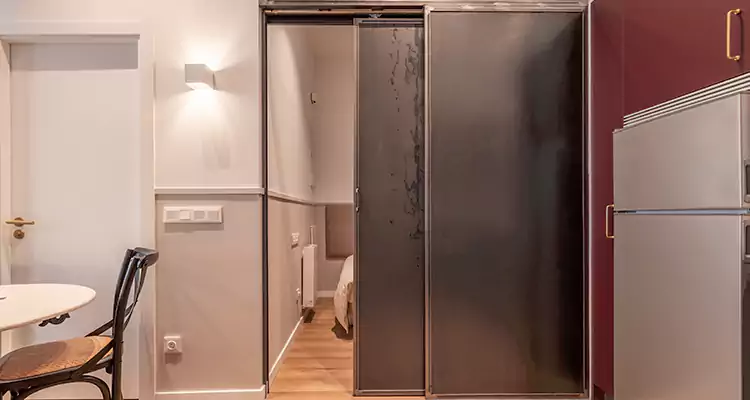 We Fix Closet Sliding Door in Brownsville, FL 